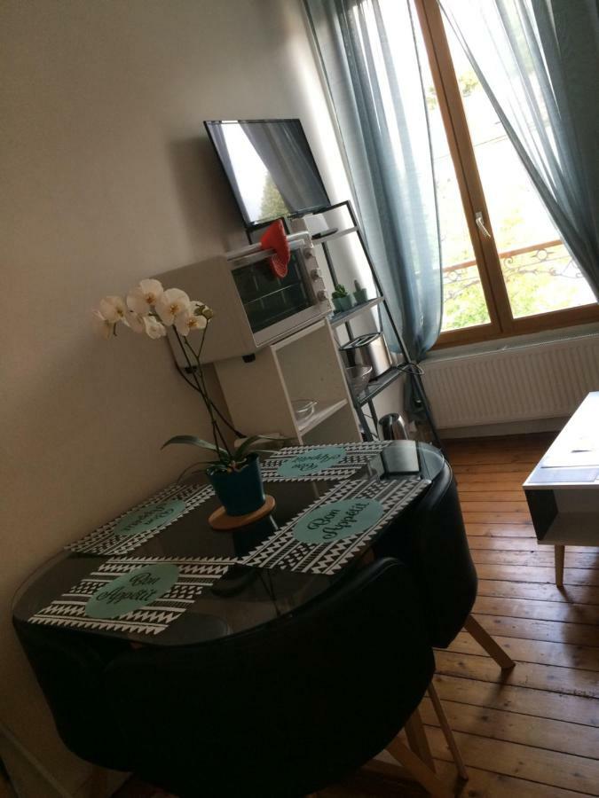 F2 Cosy Avec Cour Appartement Milly-la-Foret Buitenkant foto